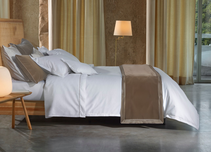 Amalia "Jaya Velvet" Bed runner & Square Oxford Pillowcase in Sand