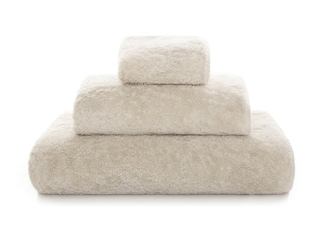 Graccioza "Egoist" Bath Towels in Fog