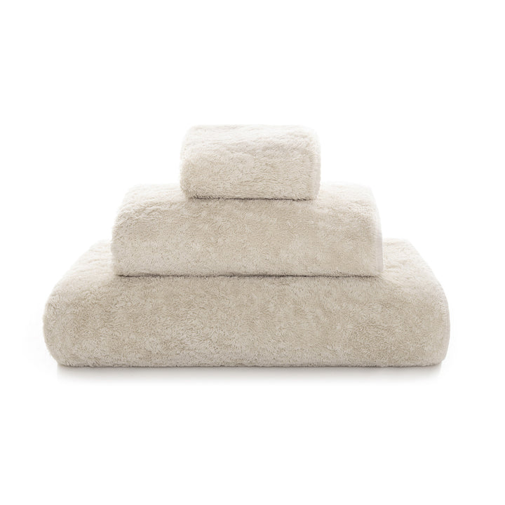 Graccioza "Egoist" Bath Towels in Fog