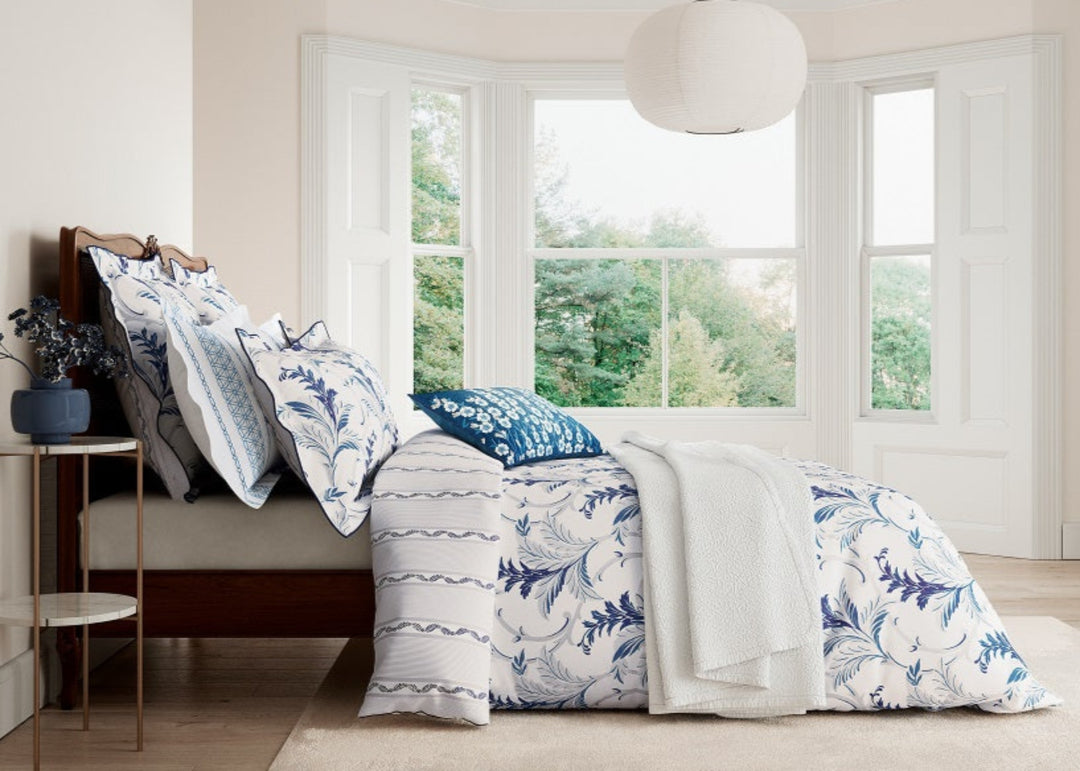 V&amp;A "Baroque" Pillowcase in Indigo Blue and White