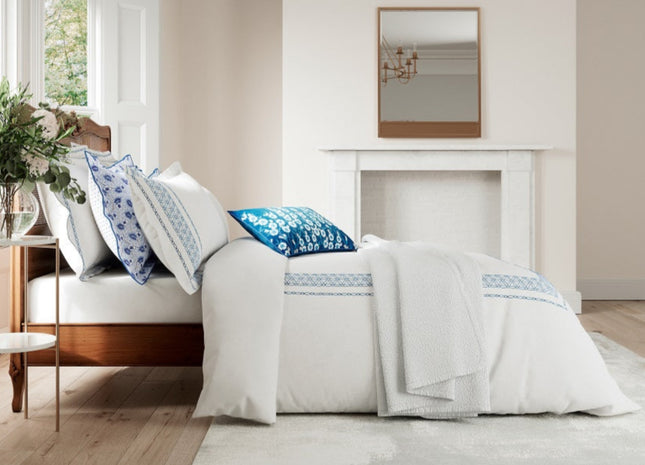 V&A "Ninua" Duvet Cover in Blue & White