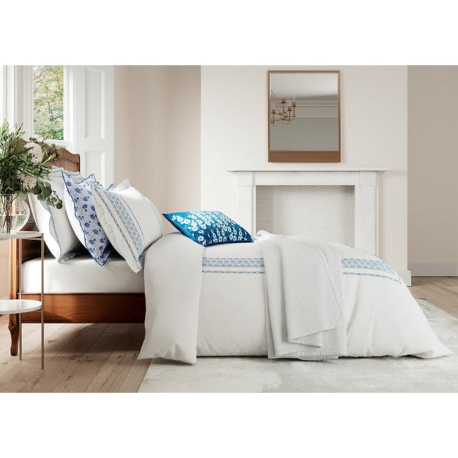 V & A "Ninua" Duvet Cover in Blue & White