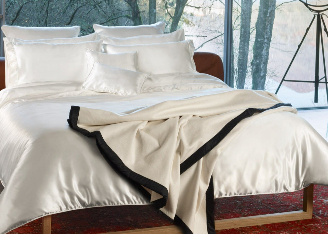 Amalia "Maria" Mulberry Silk Sateen Fitted Sheet in Natural