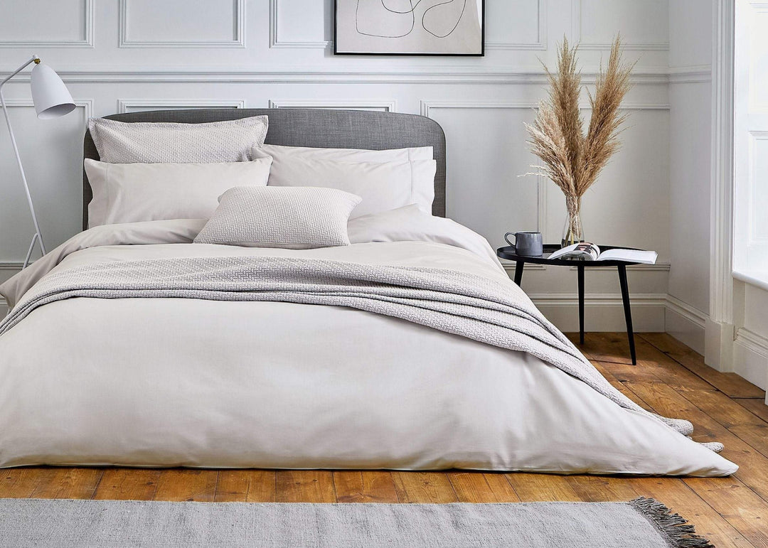 Bedeck of Belfast 300 Thread Count "Andaz" Pillowcase in Silver